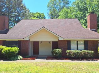 498 Plymouth Ln, Alpharetta, GA 30009