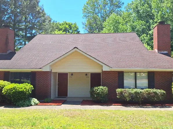 498 Plymouth Ln, Alpharetta, GA 30009
