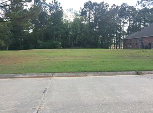 Riverlake Drive, covington, LA 70435