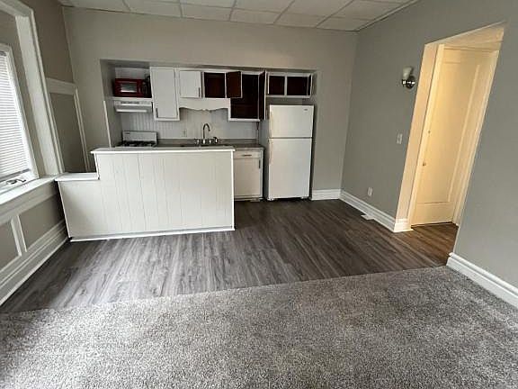 4th image of 223 Capital Ave NE #2