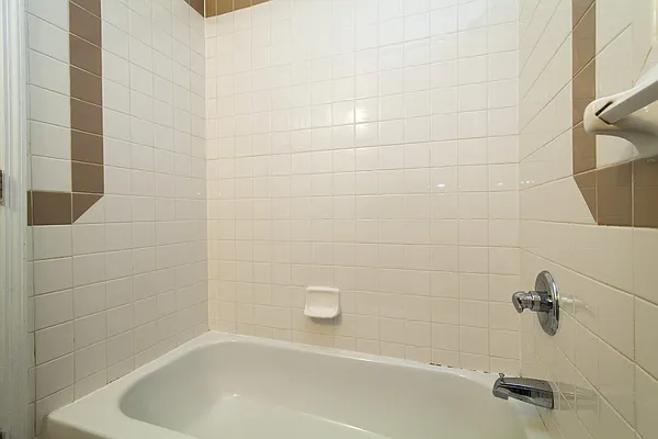 Rented by SubHut Realty USA, Inc. | media 13