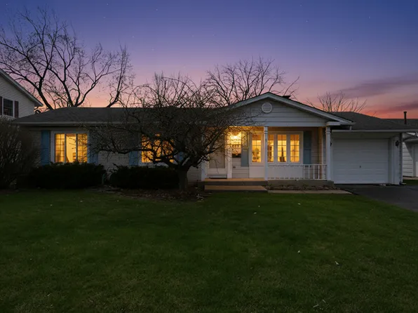 593 Bristol Ln, Elk Grove Village, IL 60007