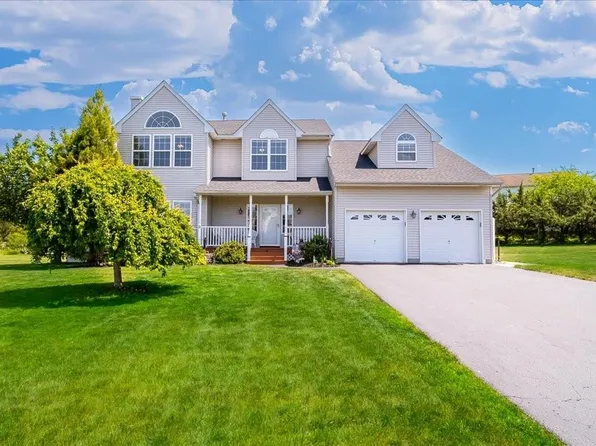 4 Alder Way, Wappingers Falls, NY 12590