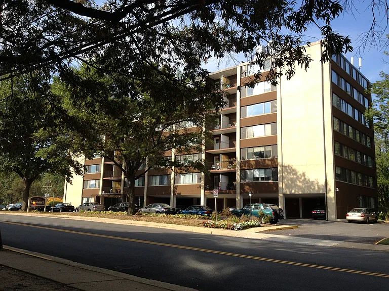 4401 Lee Hwy #23 — Photo 9