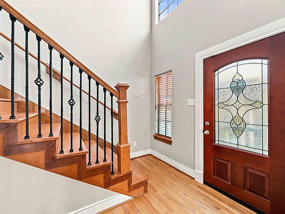 3rd image of 5214 Gibson St