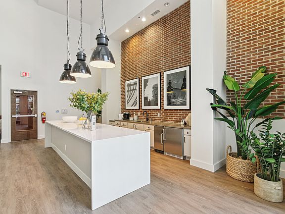 5th image of 2825 S Main St NW #567