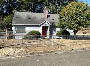 493 1/2 Greenwood St, Florence, OR 97439