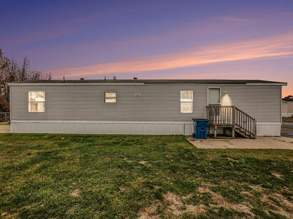 622 S Trout St, Newaygo, MI 49337