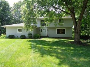 958 Beechers Brook Rd, Mayfield Village, OH 44143