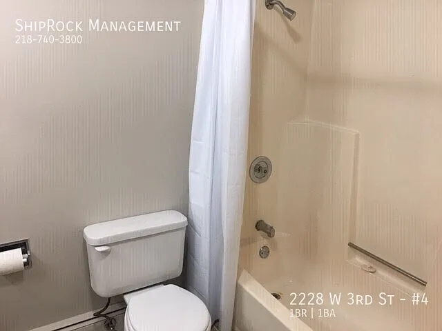 2228 W 3rd St #4 — Photo 9