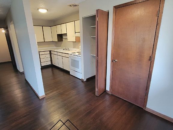 2nd image of 102 8th Ave NW #10-C