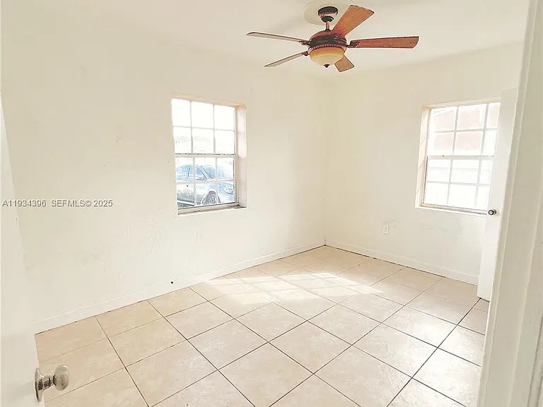 15410 NW 29th Ct — Photo 11