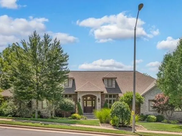 1180 W Stone Meadow Way, Springfield, MO 65810