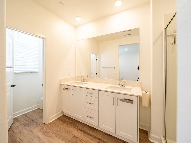 828 Mateo St #4 — Photo 14