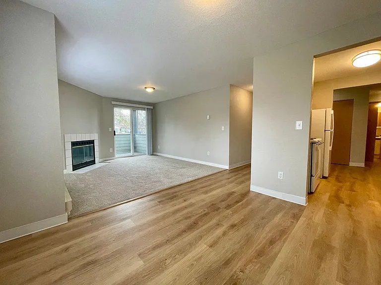 Brookside Gardens Apartments — Photo 20