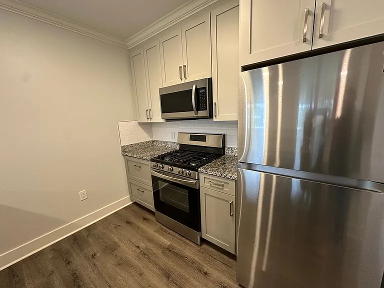 13-18 Hennery Way — Photo 24