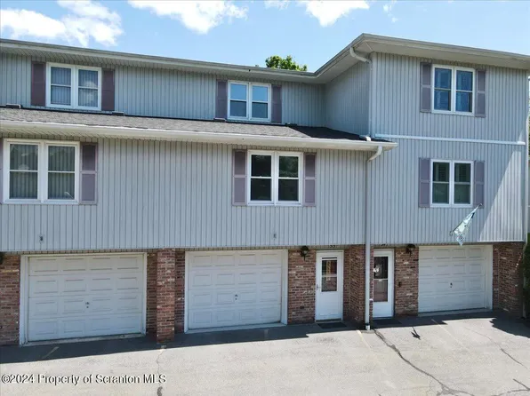 53 Abington Gardens Dr, Clarks Summit, PA 18411