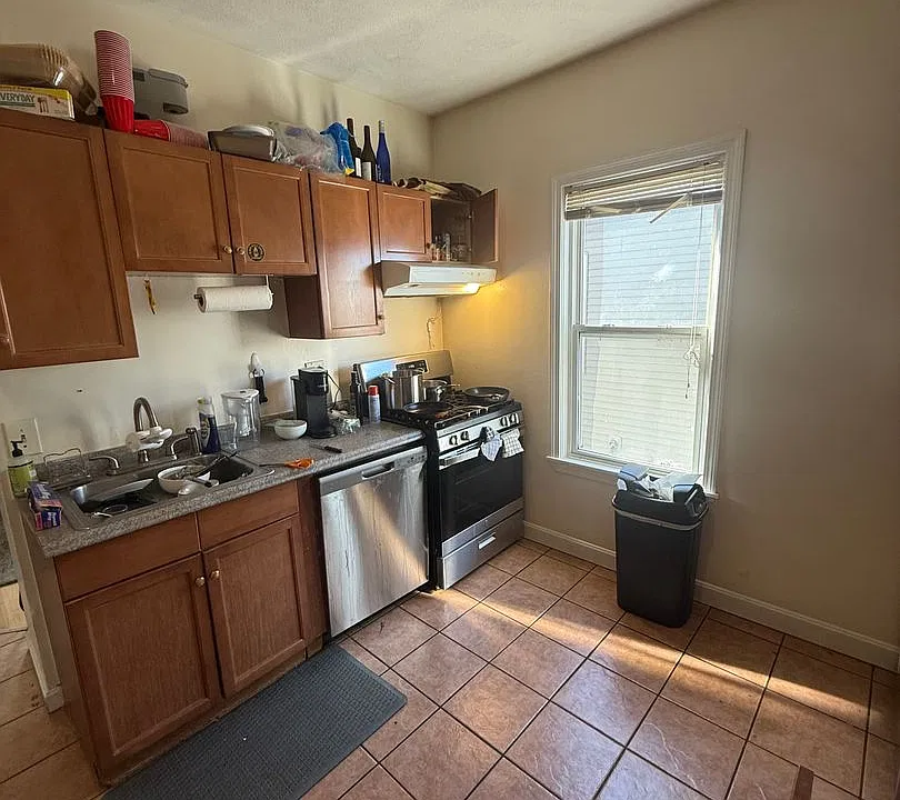 34 Pratt St #2A