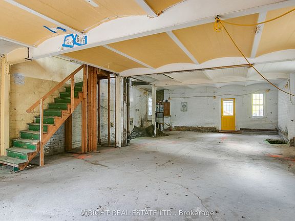 5th image of 105 Major St