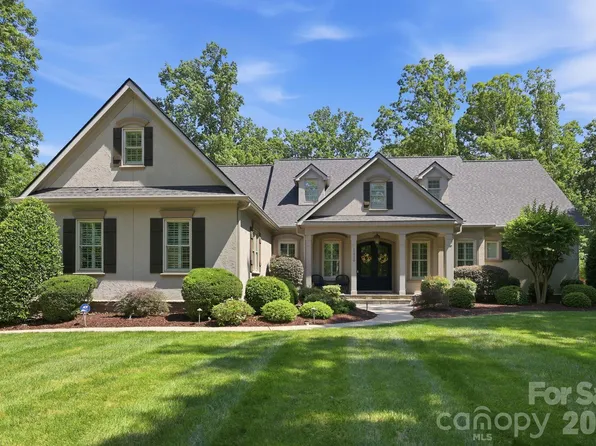 11710 Egrets Point Dr, Charlotte, NC 28278