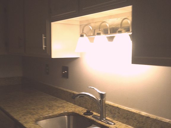5th image of 128 Blue Jay Ct