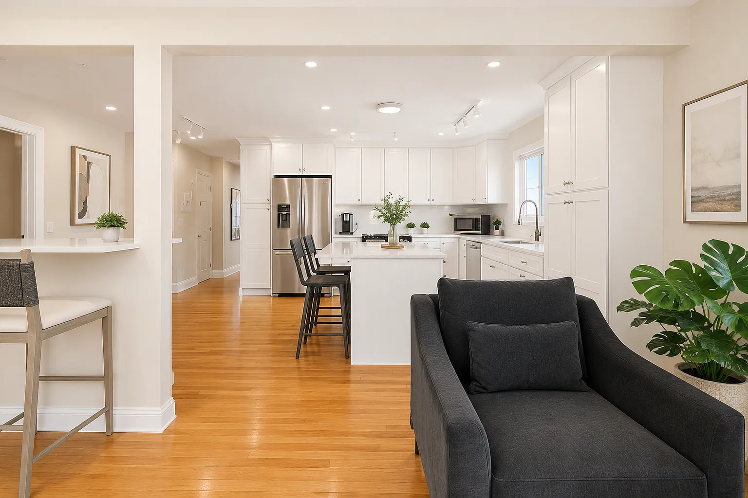 3 bed, 1764 sqft, $3,650 — Photo 3