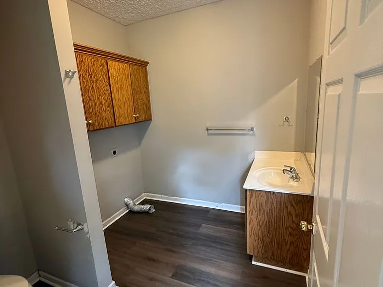 105 John Paul Ave — Photo 6