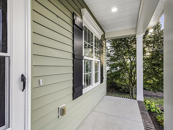2nd image of 72 Radcliffe Ct