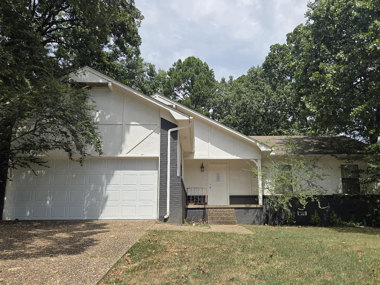 3 bed, 1656 sqft, $2,000 — Photo 1