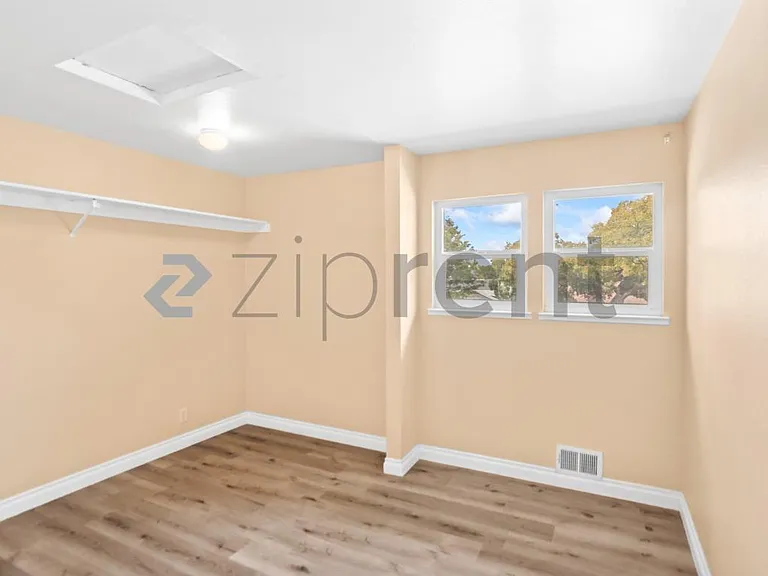 4842 Englewood Dr — Photo 24