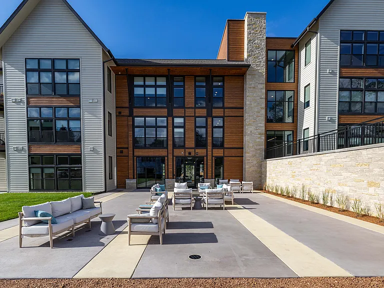 Caroline Heights Apartments — Photo 5