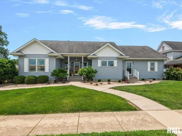 110 E Pleasant St, Taylorville, IL 62568