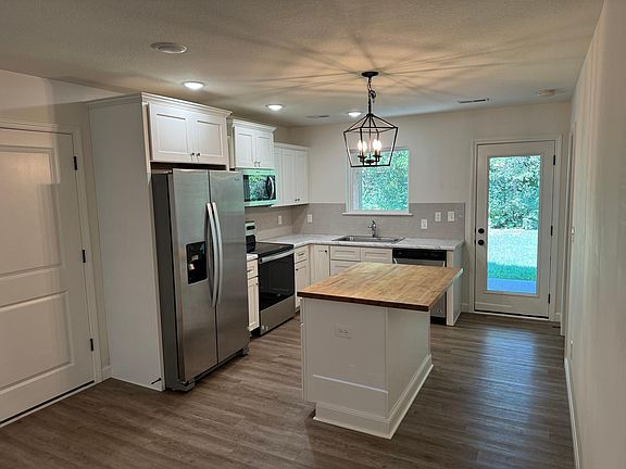 4th image of 361 N Sunny Side Ct