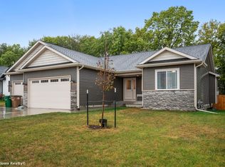 215 Walnut Dr, Norwalk, IA 50211
