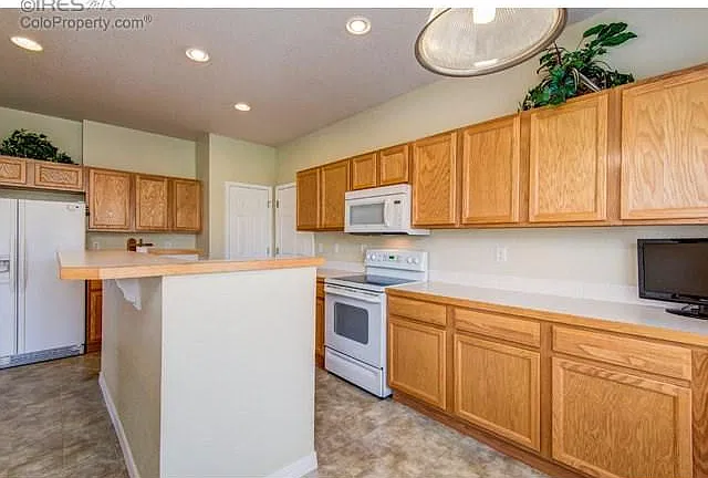 2 bed, 1309 sqft, $1,895 — Photo 3