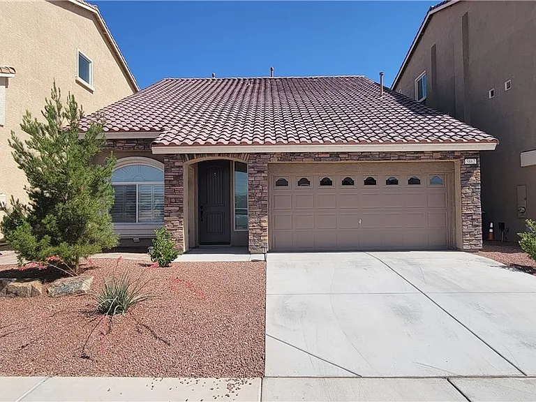 5862 W Haleh Ave — Photo 1