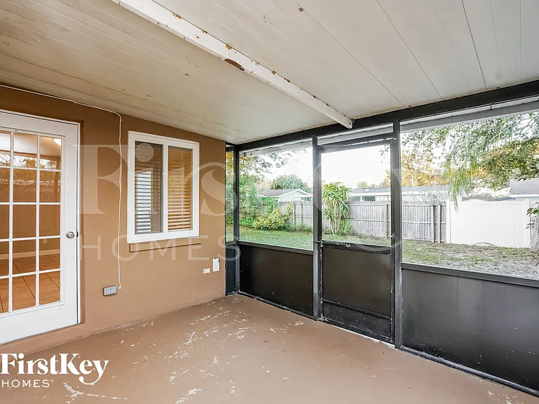 2310 Nellie St — Photo 9