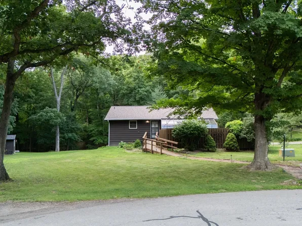 1362 N Forrest Dr, Metamora, IL 61548