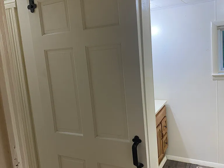 307 N Walnut St — Photo 4