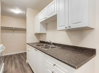 Canada West Courts, Edmonton, AB T5B 4K1