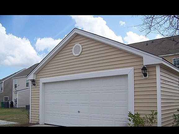 Detached Garage