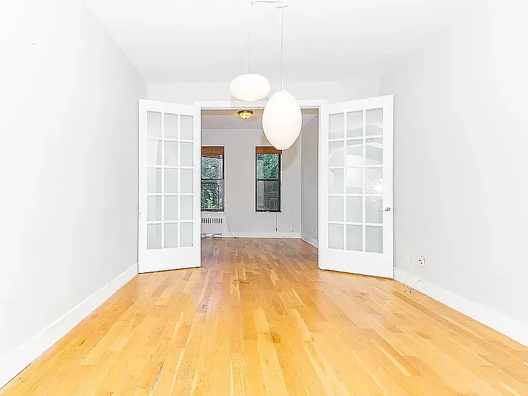 338 Melrose St #2E — Photo 2