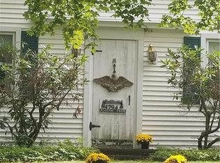 135 Hillfield Rd, Hamden, CT 06518