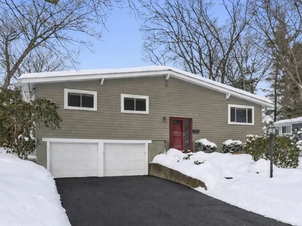 22 Debra Ln, Framingham, MA 01701