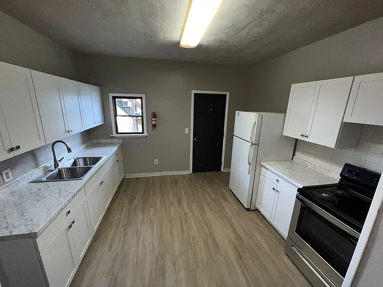 338-340 N Garfield Ave #1 — Photo 7