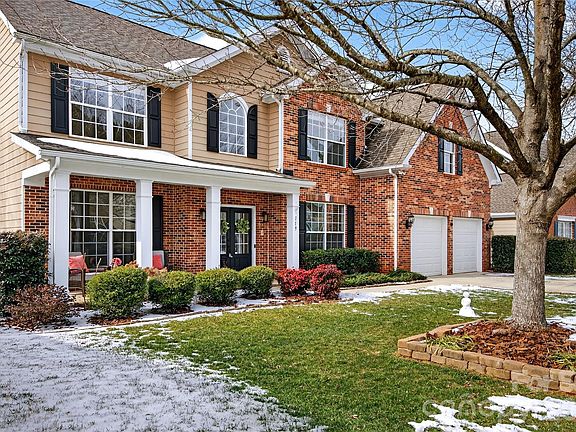3rd image of 119 N Wendover Trce