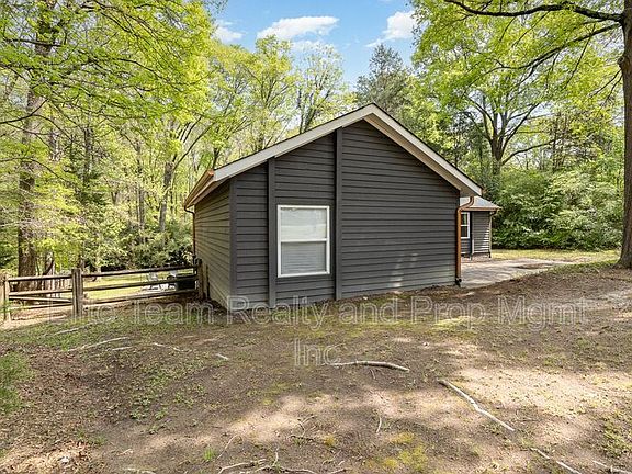 3rd image of 6618 Lakeside Dr