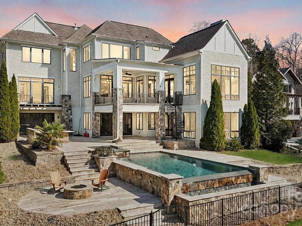 1st image of 133 Chestnut Bay Ln