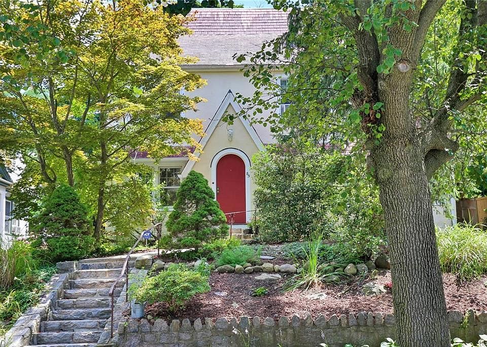 1st image of 85 Mohican Park Ave