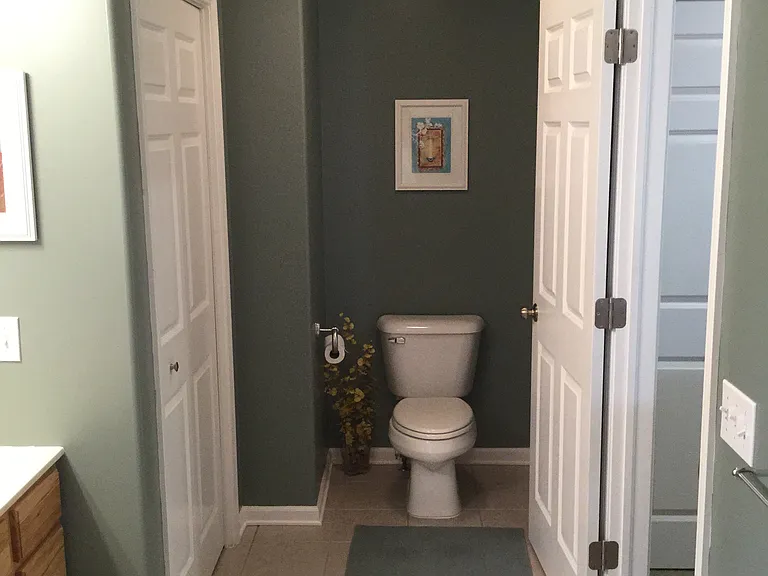 Sherwood Forest Dr — Photo 12